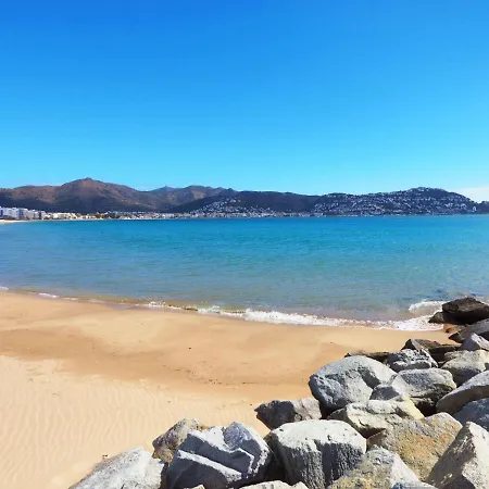 Apartment Platja De Roses-9 By Interhome